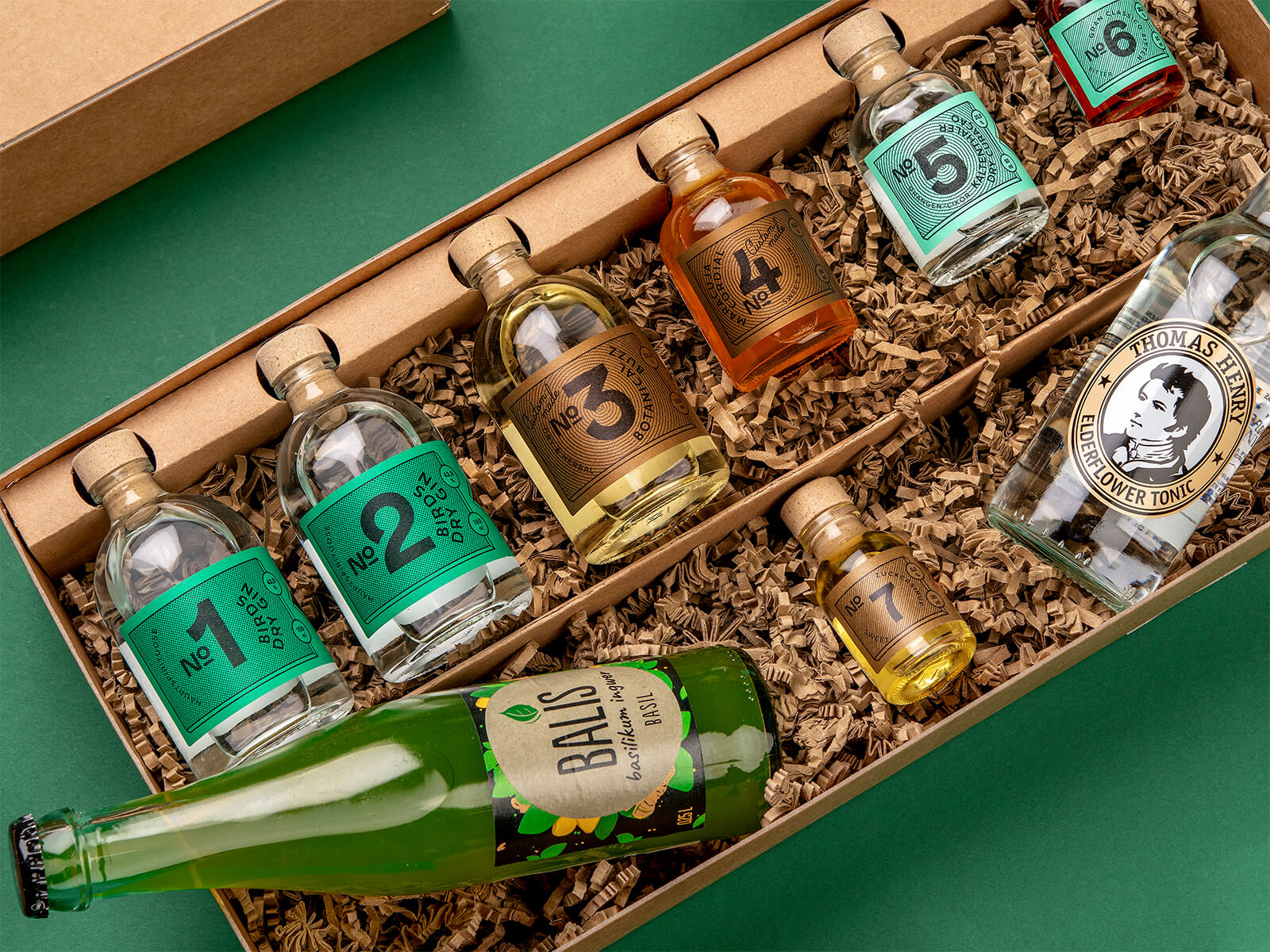 Tasting Boxen von Drink Syndikat zum Mixen von Cocktails mit Gin zuhause