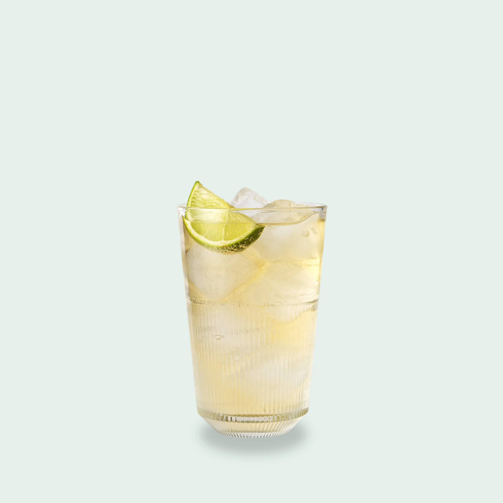 Tequila Highball - Intercontinental Highball mit Birnenbrand und weißem Portwein - Cocktail Set von Drink Syndikat